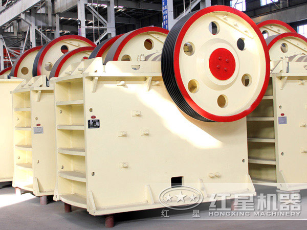 顎式破碎機(jī)圖片 顎式破碎機(jī)圖片